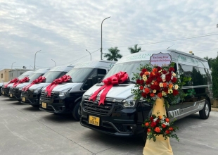 LIMOUSINE 9 CHỖ - 1